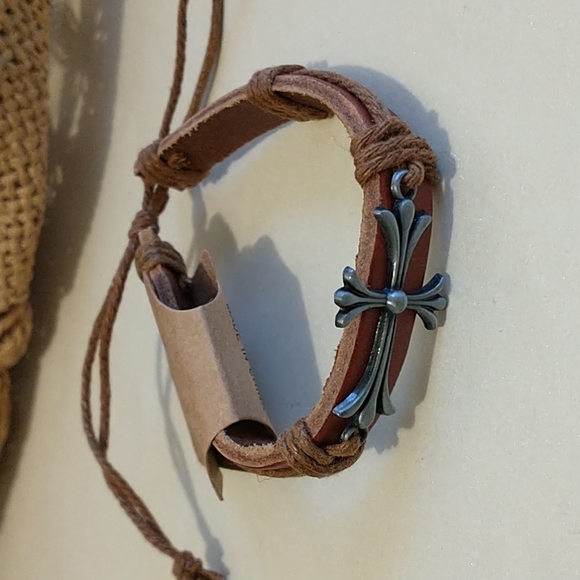 Genuine Leather Unisex Brown Cross Bracelet! - Picture 6 of 6